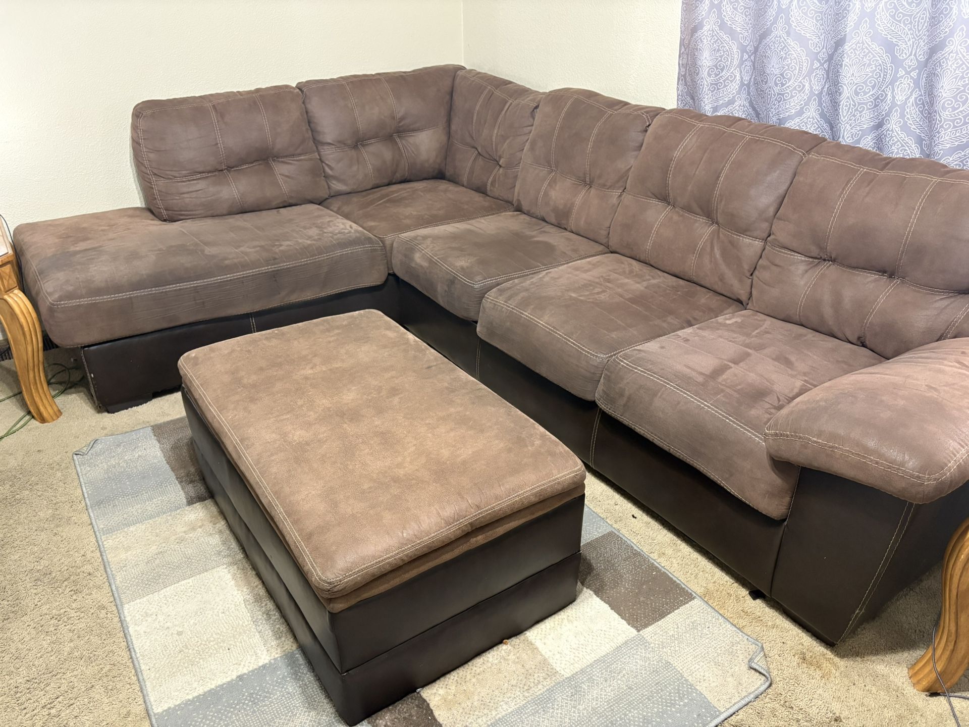Sectional Couch With Storage Ottoman