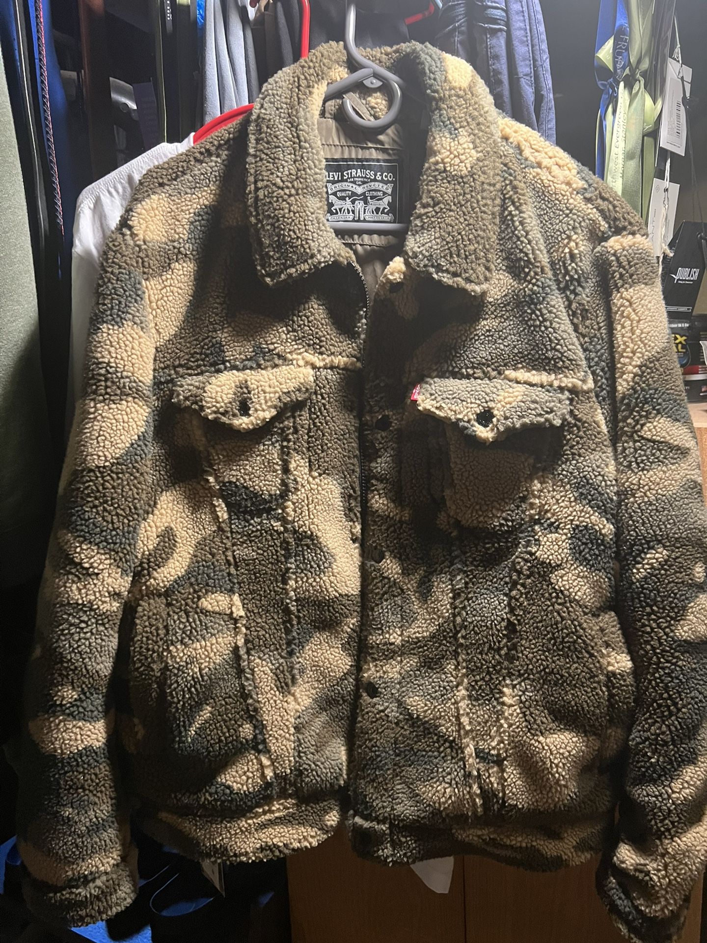 Men’s Large Levi Camouflage Camo Zipper Jacket