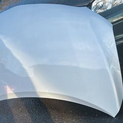 HOOD TOYOTA COROLLA 20010. CEDAN 4 D 