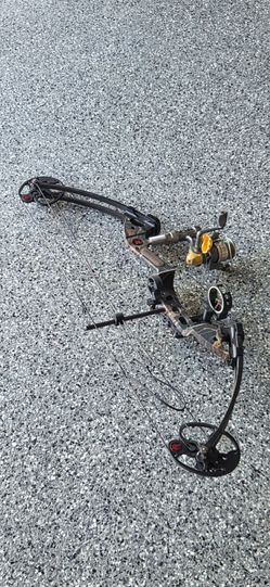 Compound Fishing Bow with Accessories
