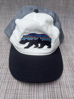 Patagonia Kids Fitz Roy Bear Trucker Hat White Black Mesh Snapback