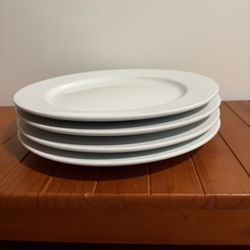 4 White Plates