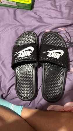 $10 Nike women’s slides size 9