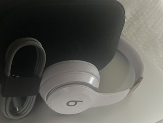 Beats Solo 4 (Cloud Pink)