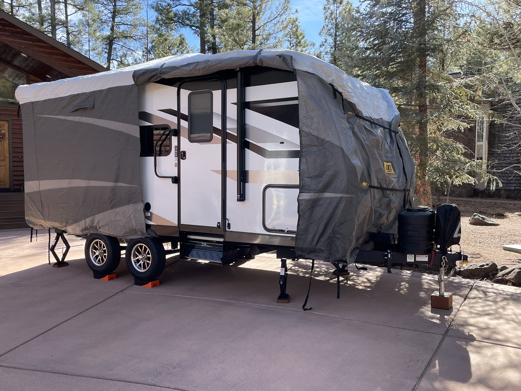 New Travel Trailer Cover (for Travel Trailer Body Lengths Up To 20 Ft)