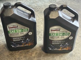 Kirkland Signature full synthetic 5w-20 motor oil