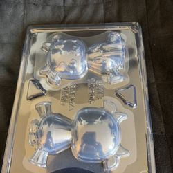BWB 3 Piece Breakable Cow Chocolate Mold New 