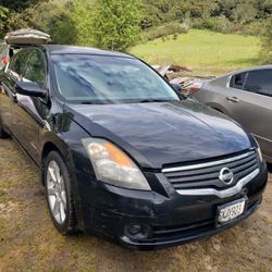2 2008 Nissan Altimas 