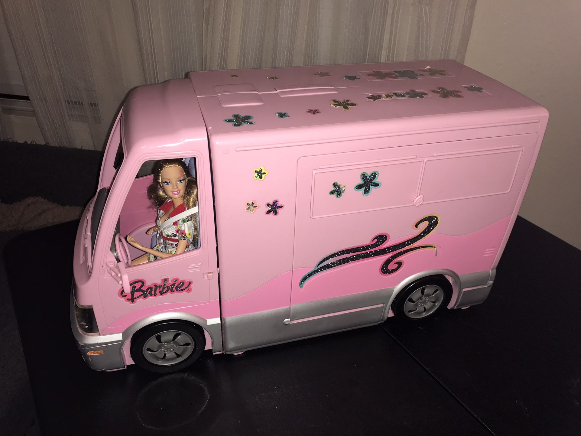 2006 Mattel Barbie Hot Tub Party Motorhome