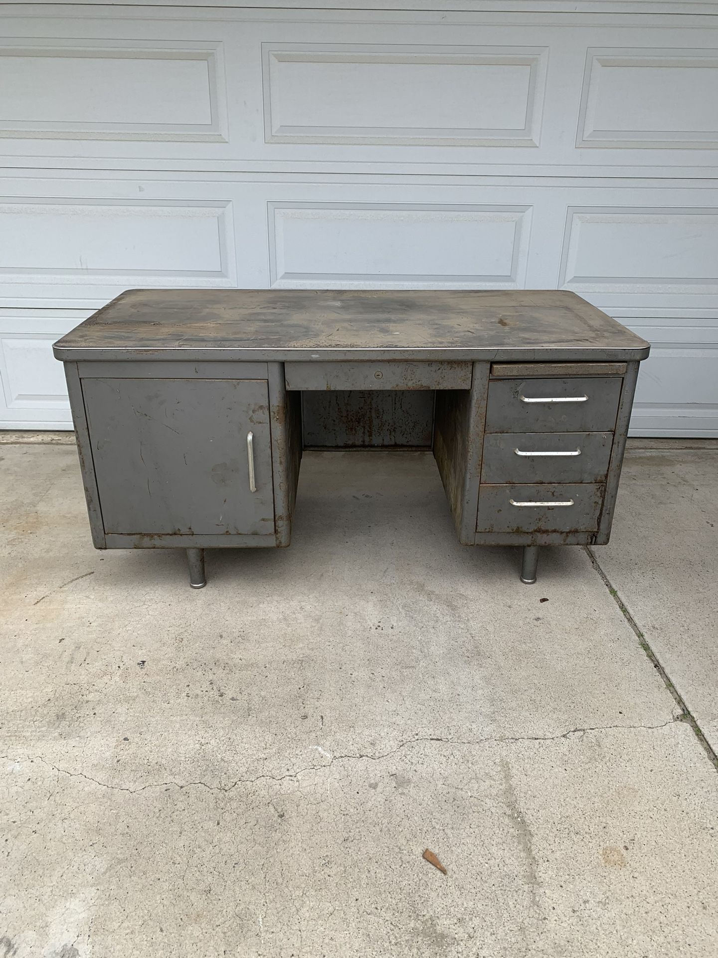 Tanker Desk
