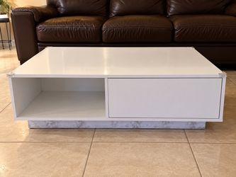 Modern White Coffee Table with Storage – Elegant Living Room Furniture