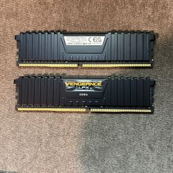 32 GB RAM (2x16 CORSAIR Vengeance)