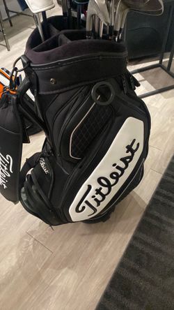 Titleist cart bag - mint condition.