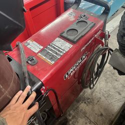 LINCOLN ELECTRIC MIG WELDER: MIG260