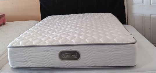 Full Size Mattress (Colchón Full Size)