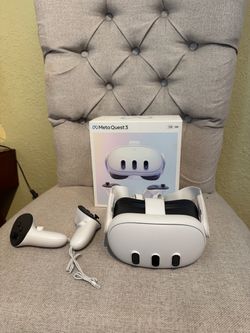 Meta Quest 3 128GB VR Headset with Controller