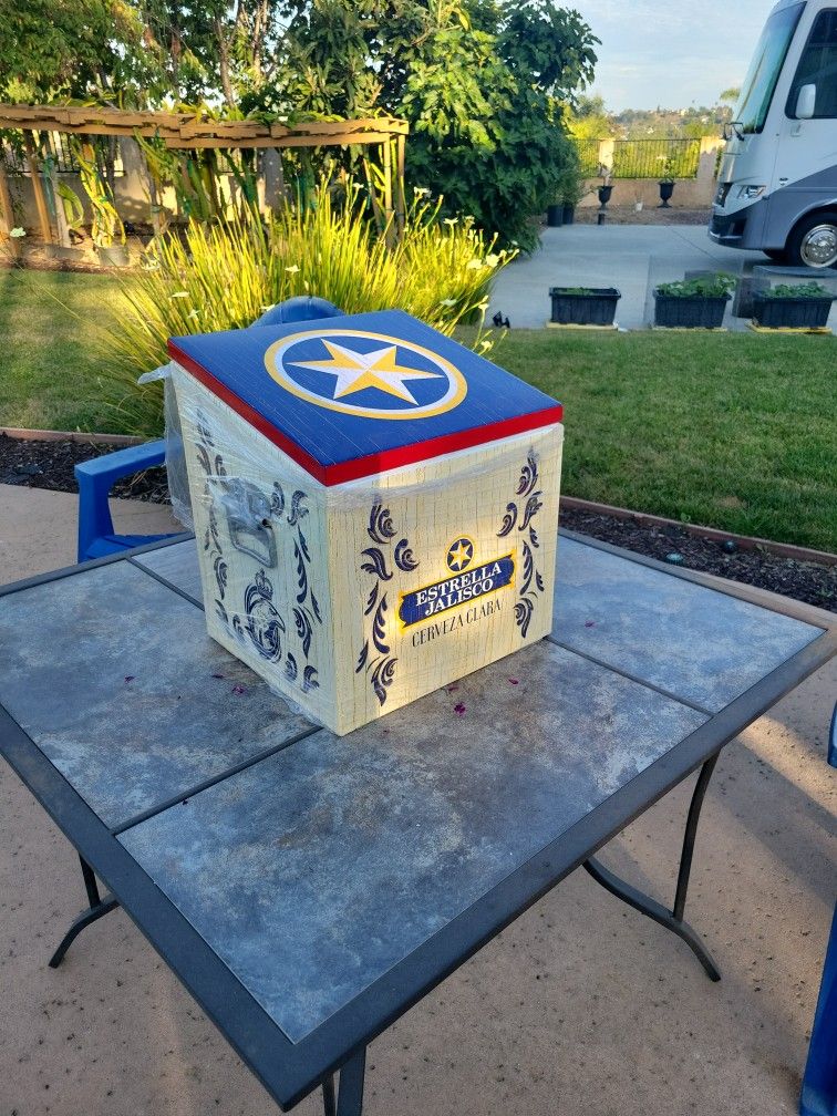 Estrella Jalisco Cerveza Clara Ice Chest Cooler