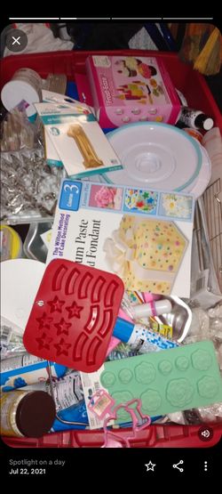 Tons Of Cake Accessories