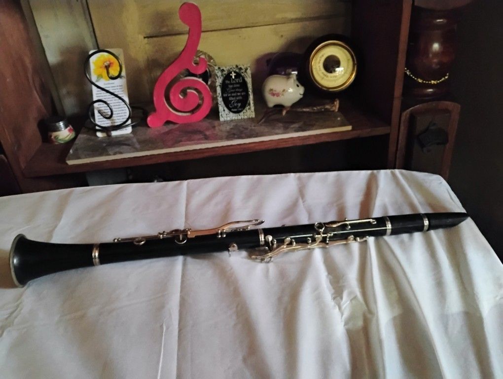 Antique Selmer Bundy Resonite Clairinet