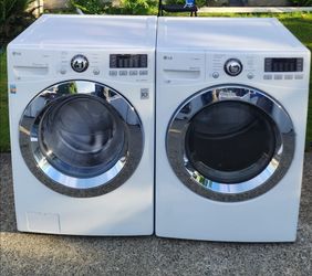LG WASHER AND DRYER SET.