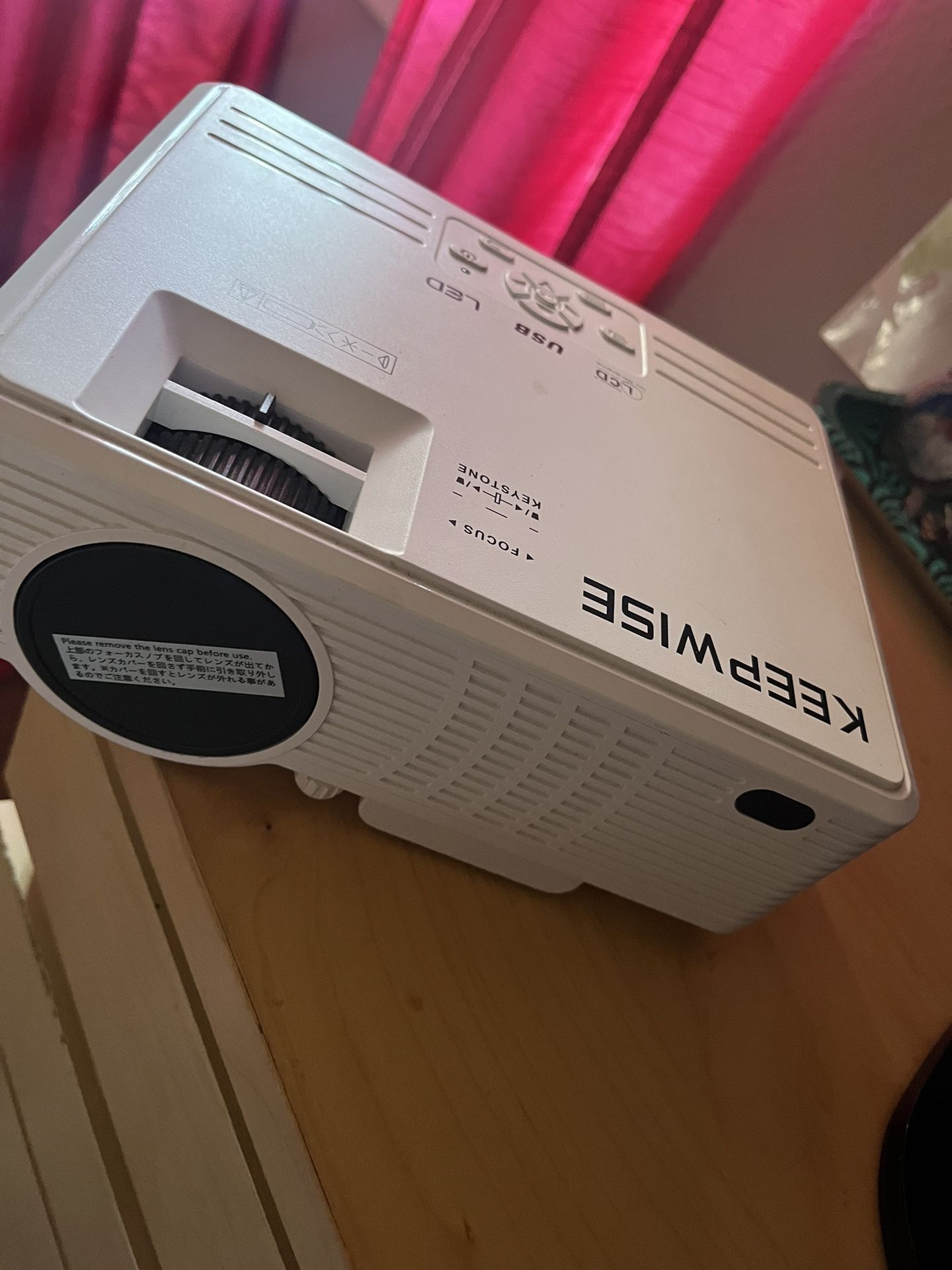KEEPWISE MINI PROJECTOR