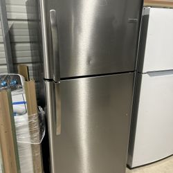 Frigidaire Refrigerator — Clean & Cold — Free Local Delivery 🚚
