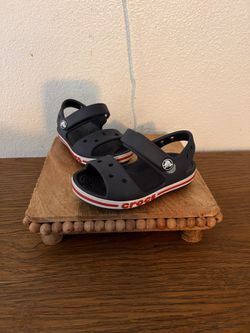 TODDLER CROC SHOES 