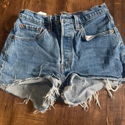 Levi shorts!