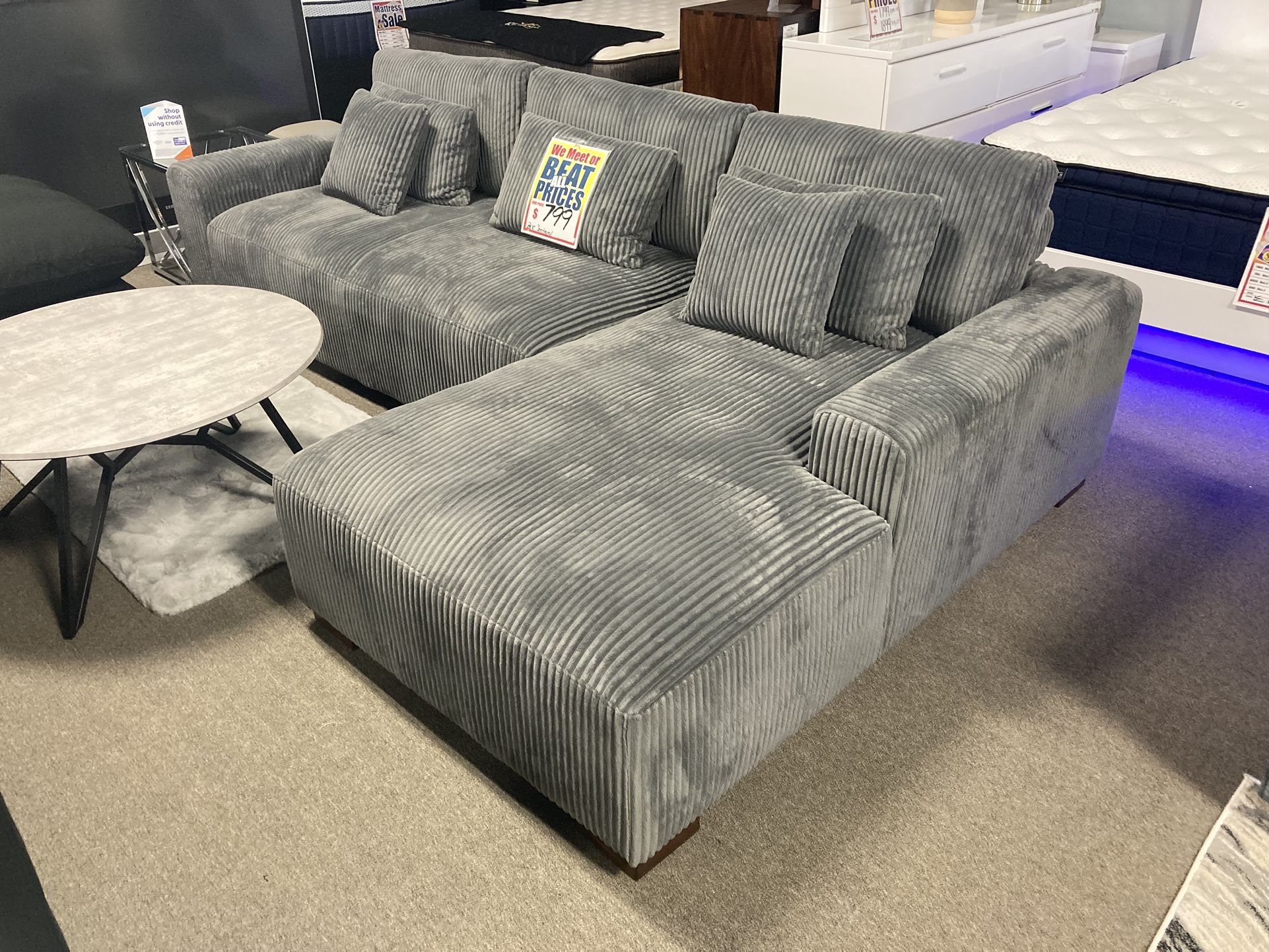Lovely Sectional! $699! Easy Financing! ✅🏠🚨