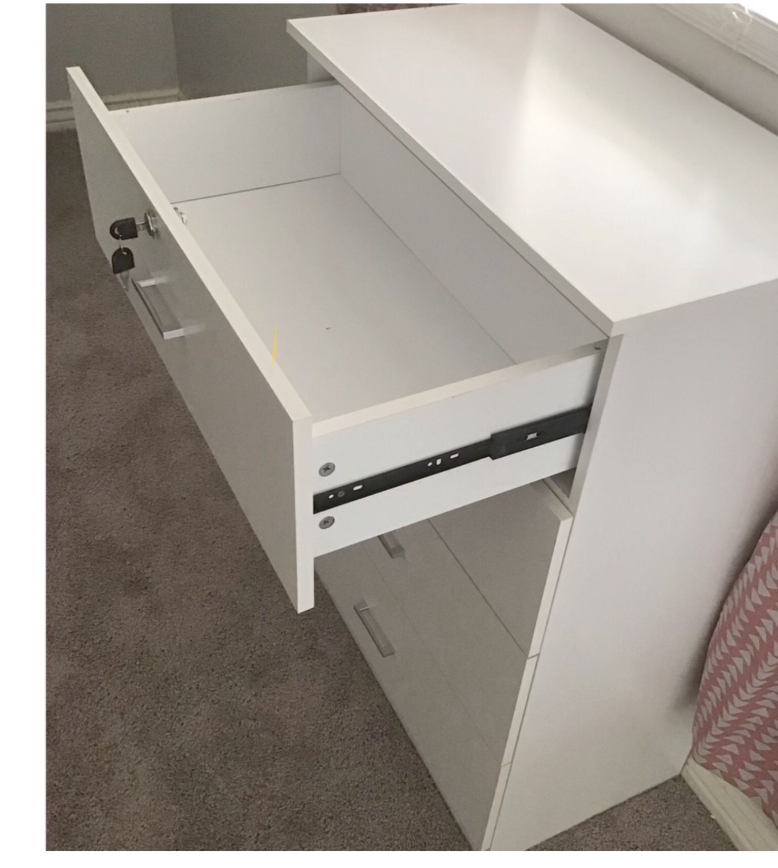 Dresser, Organizer, Chest, 4 Drawers , W Lock