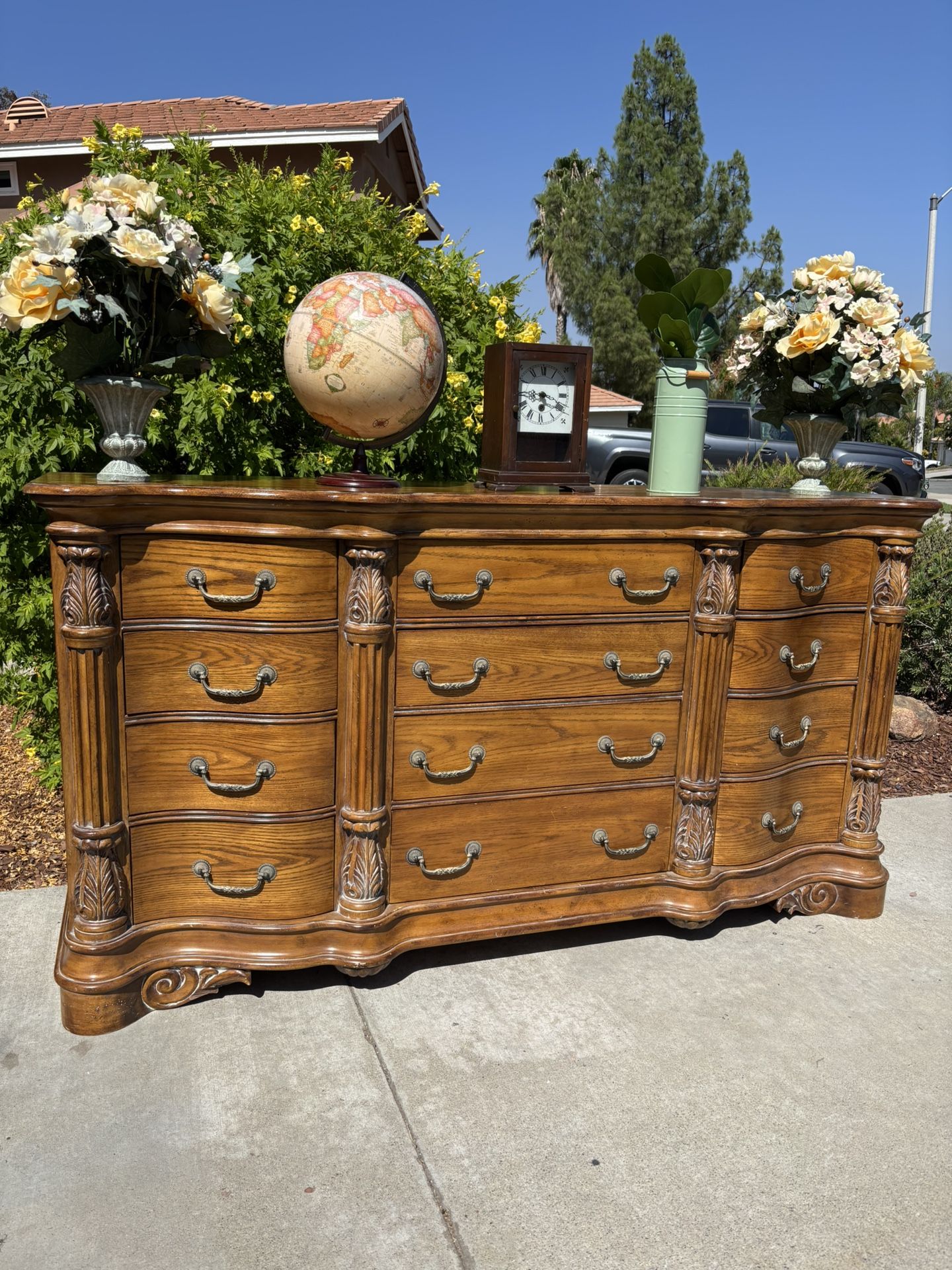 Pulaski Solid Wood 12 Drawer Dresser Chest of Drawers Furniture Great Condition