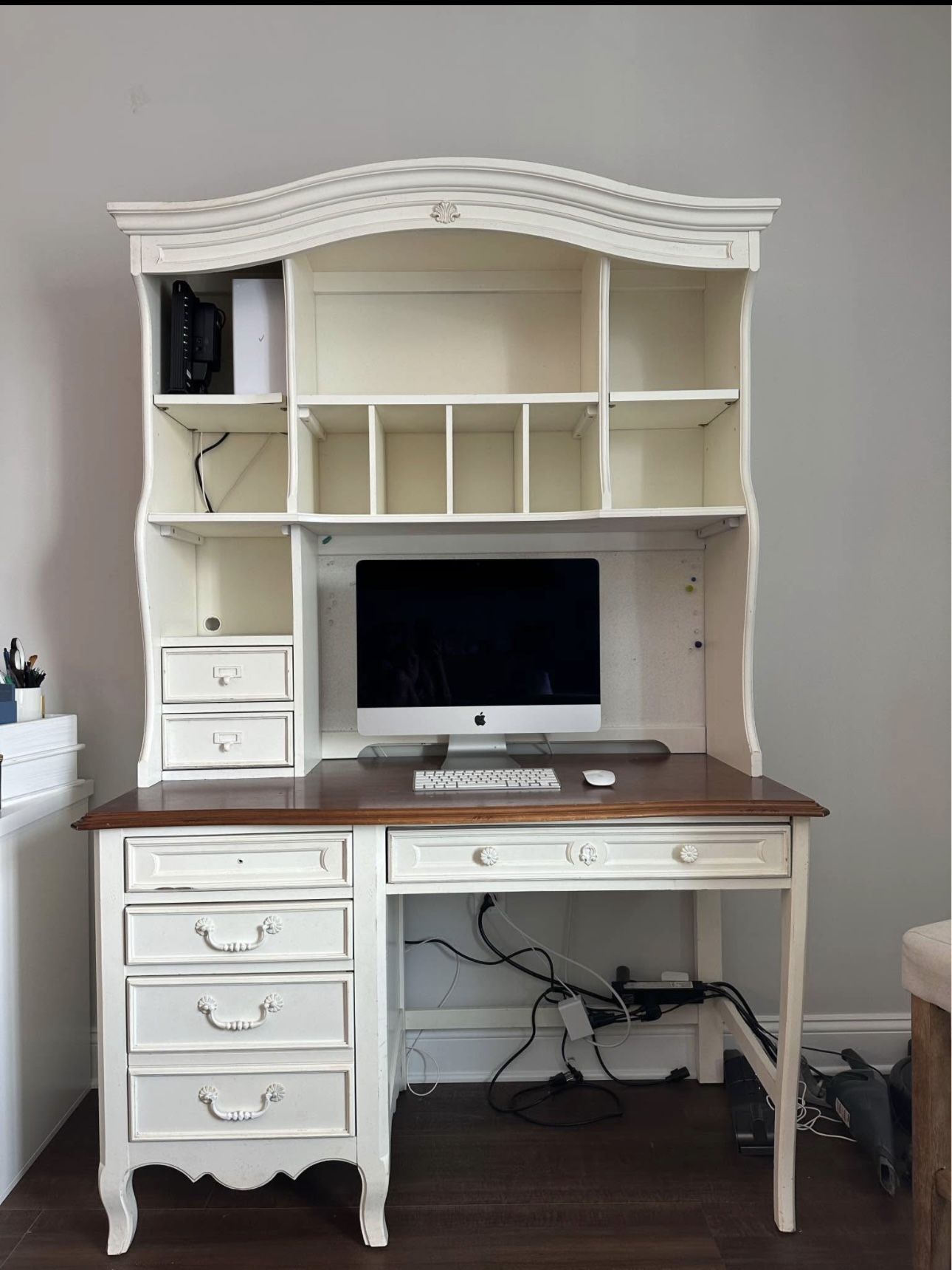 Desk With Hutch