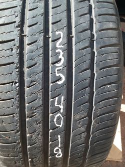 235 40 18 one good car tire