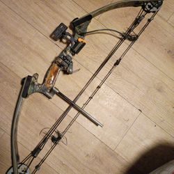 Left‑Handed Martin Saber Compound Bow – Good Condition