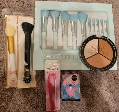 Makeup Accessories