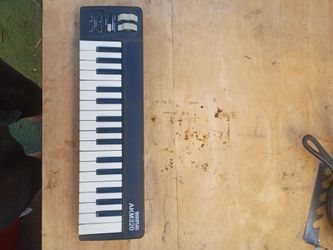 Midiplus AKM320 Midi keyboard