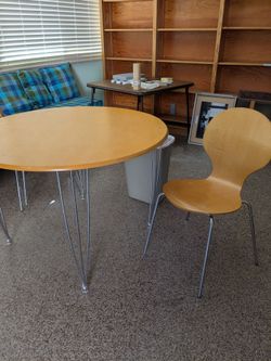 Mid-Century Modern Table & Chairs