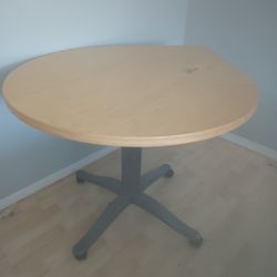 Table With Wheels
