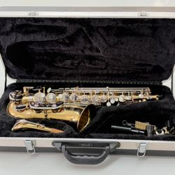 Selmer AS500 Alto Saxophone with Hard Case