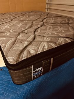 Colchón Queen Size Pillowtop  Con Base