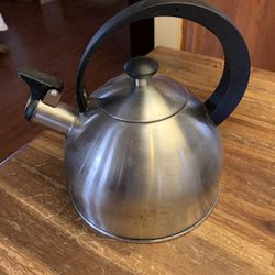 Metal teapot 2 quart size