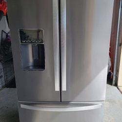 Whirlpool French Door Refrigerator (needs repair)