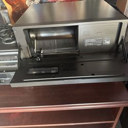 Techniques Multi Disk Player Holds I Believe 50 Cds