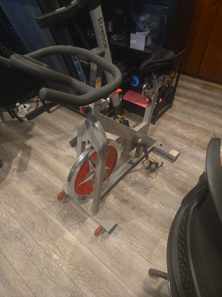 Sunny Health & Fitness Indoor Cycling Exercise Bike