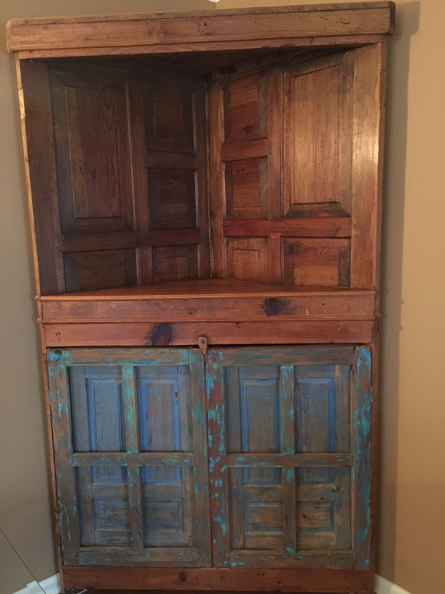 Gorgeous corner cabinet