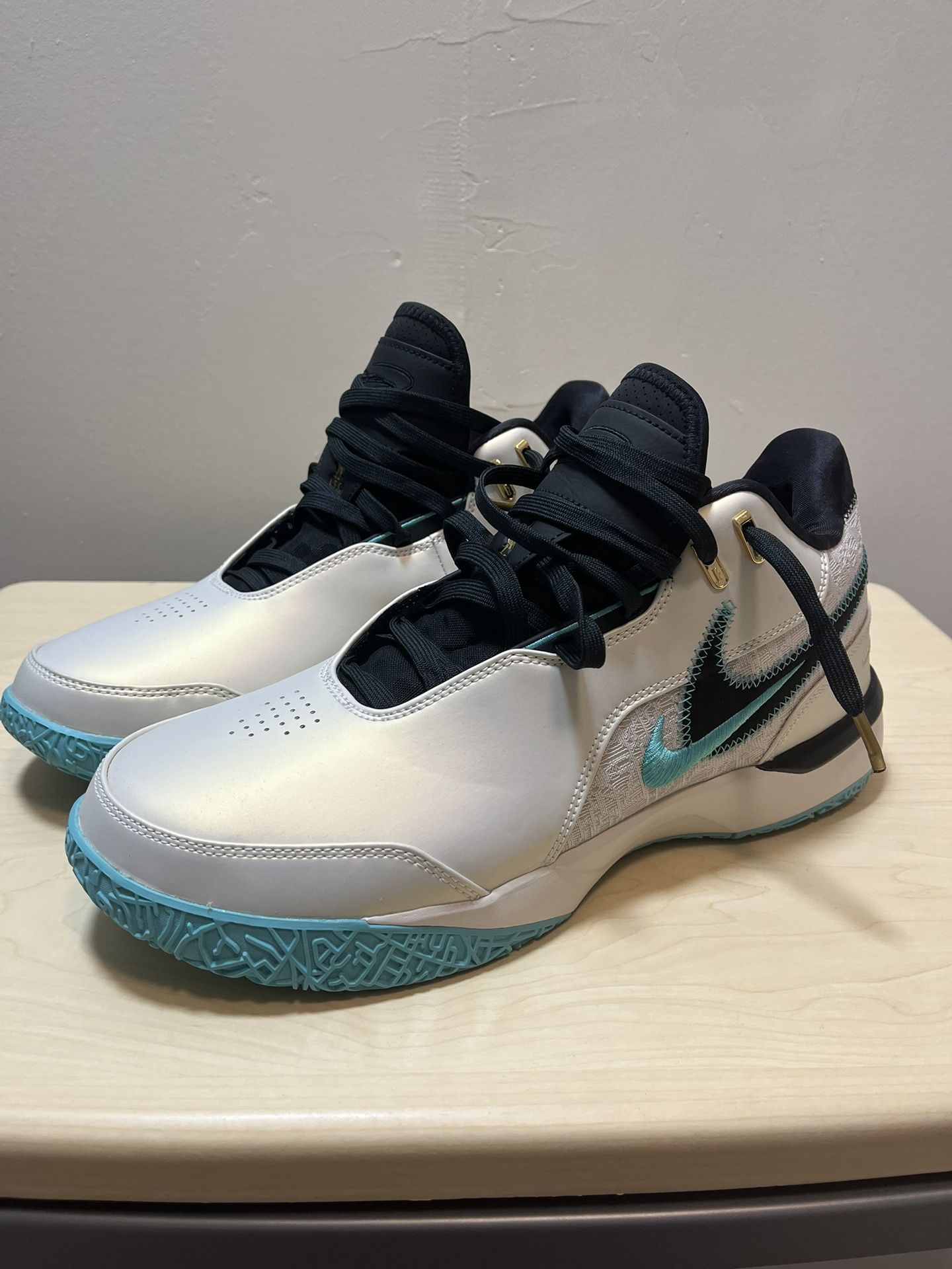 Nike Liverpool F.c. X Zoom Lebron Nxxt Gen Ampd EP - Size 11 US - Mint/99% New