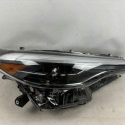2022-2023 TOYOTA COROLLA CROSS HEADLIGHT OEM RIGHT PASSENGER SIDE LED
