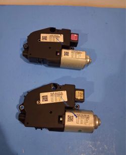 2013-2017 HYUNDAI VELOSTER SUNROOF SUNSHADE BLIND MOTOR SET OF 2 WITH BOLTS OEM