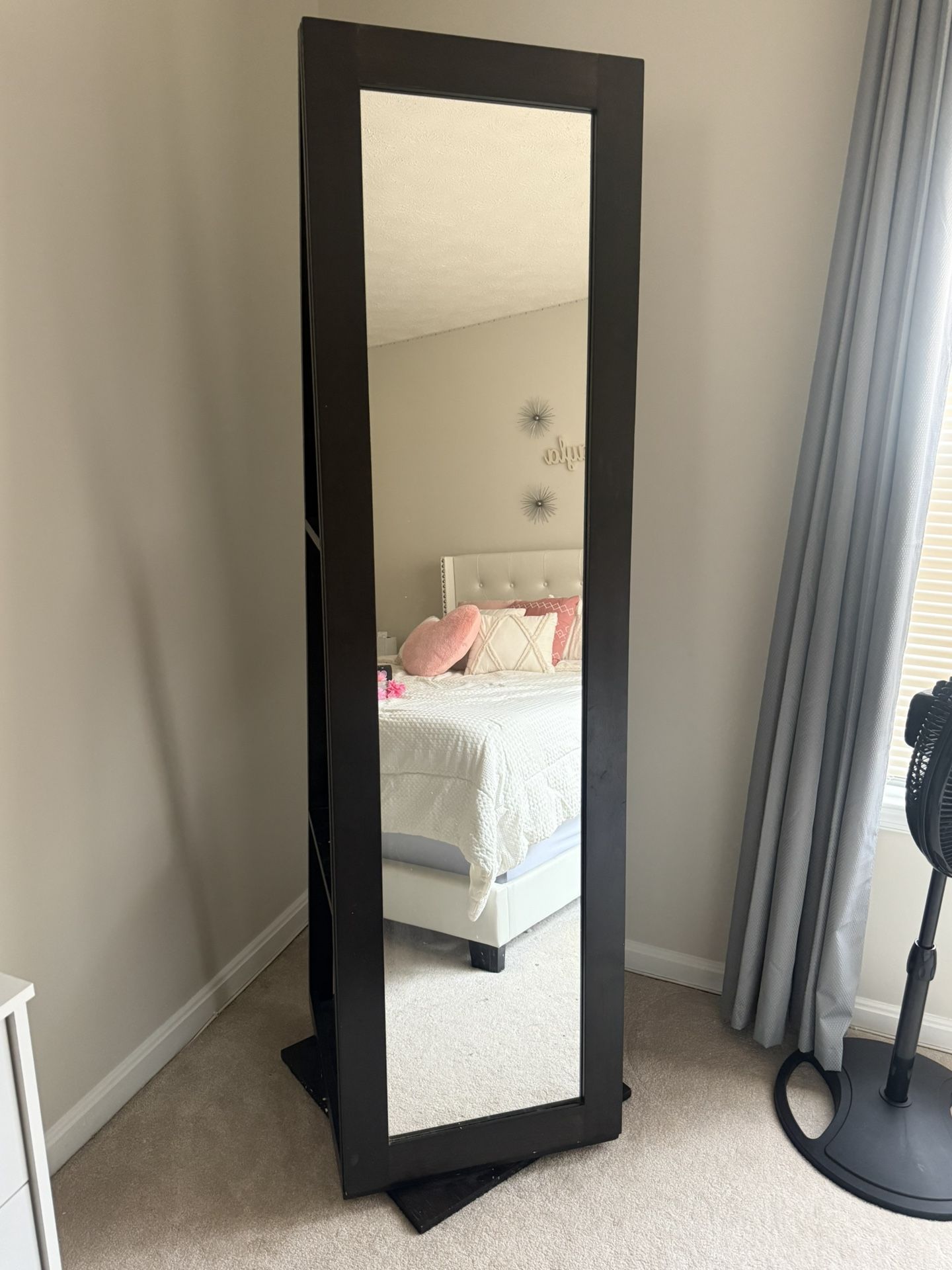 Rotating Mirror With Storage