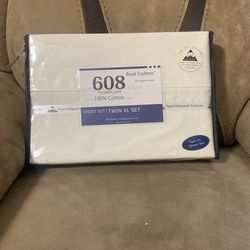 Twin Size 3 Piece Bedsheet 608 Thread